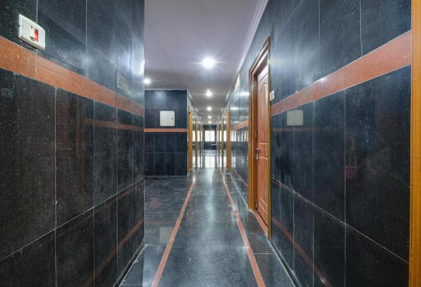 בית מלון כפרי O Sir Vr Sairam Lodge