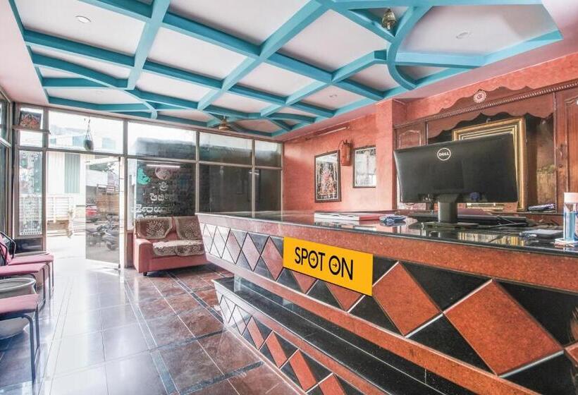 בית מלון כפרי O Sir Vr Sairam Lodge