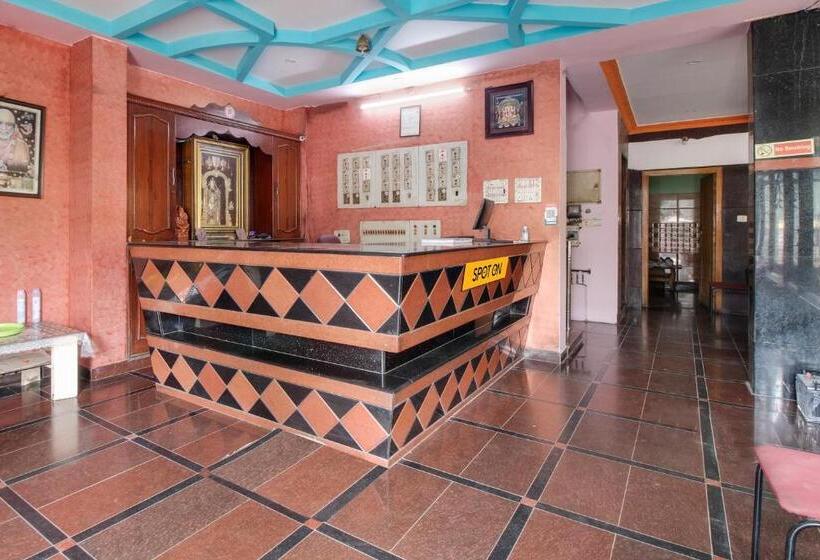 בית מלון כפרי O Sir Vr Sairam Lodge