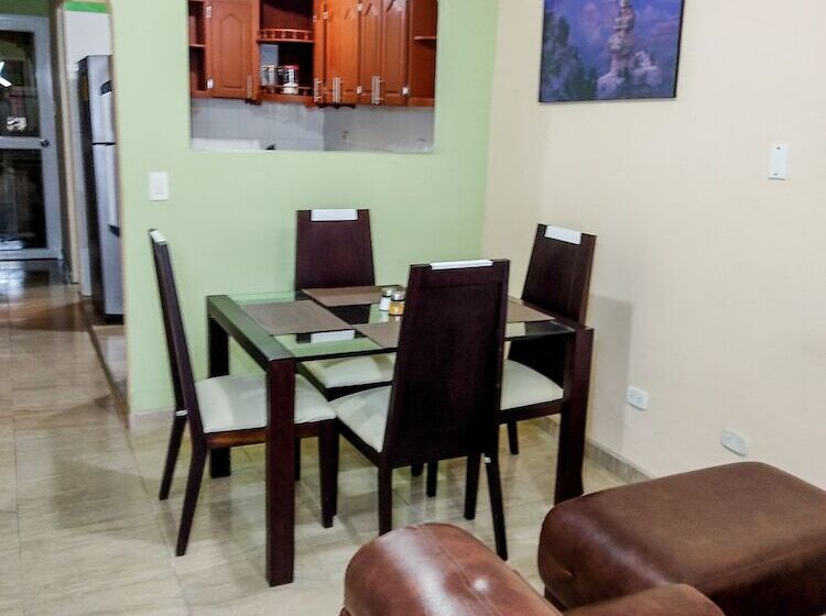 Hotel The Clover 20 28