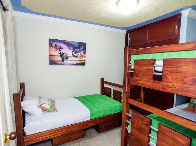 Hotel The Clover 20 28