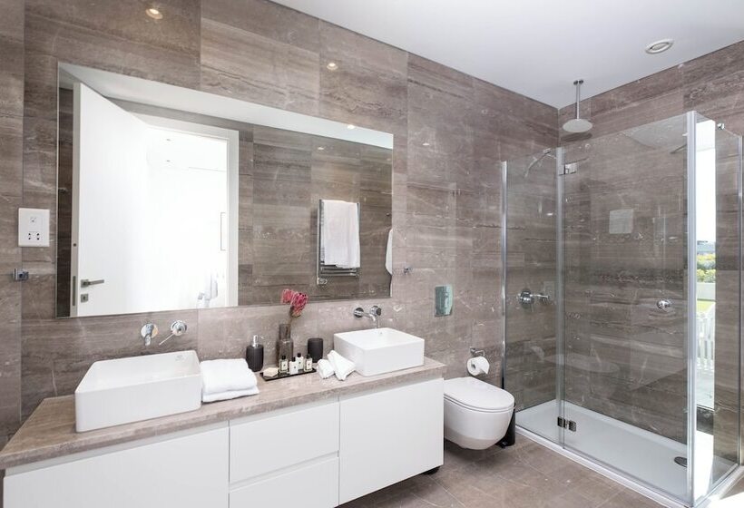 בית מלון כפרי The Icon Limassol