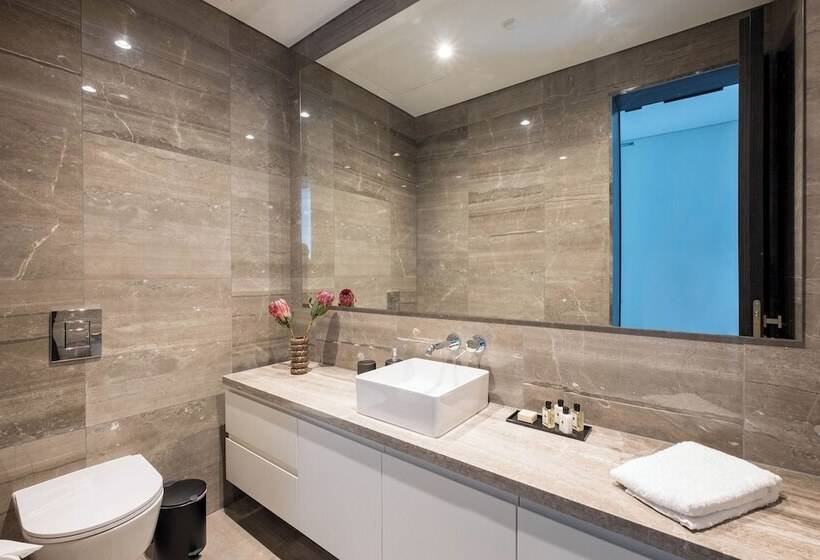 בית מלון כפרי The Icon Limassol