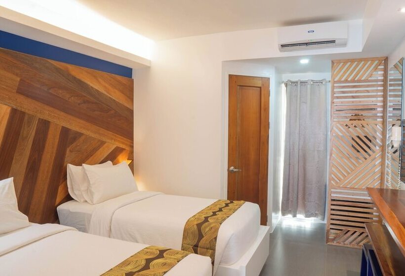 בית מלון כפרי The Paragon Boracay Suites