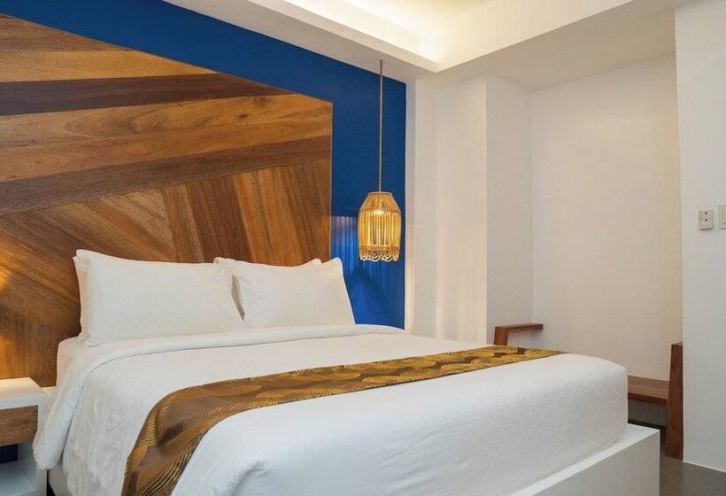 בית מלון כפרי The Paragon Boracay Suites