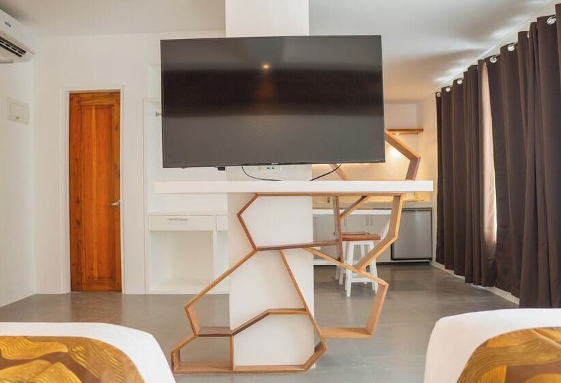 בית מלון כפרי The Paragon Boracay Suites