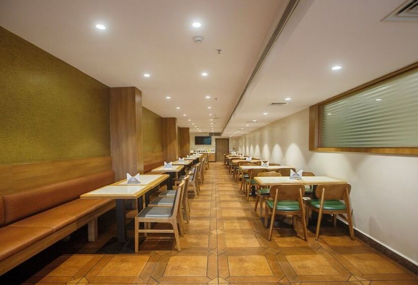 בית מלון כפרי Treebo Seasons Comfort