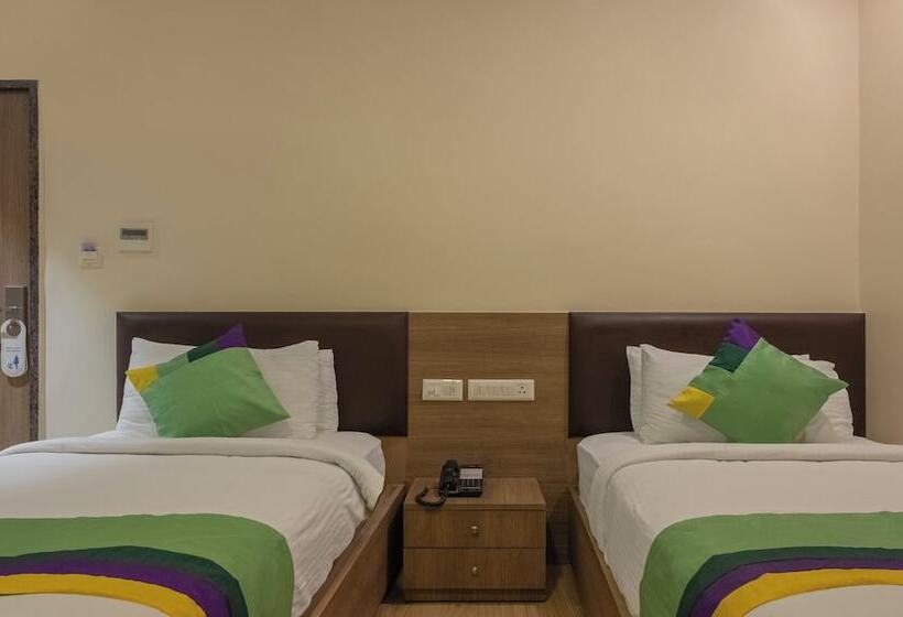 בית מלון כפרי Treebo Seasons Comfort