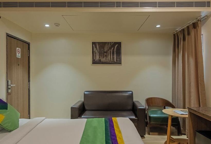 בית מלון כפרי Treebo Seasons Comfort