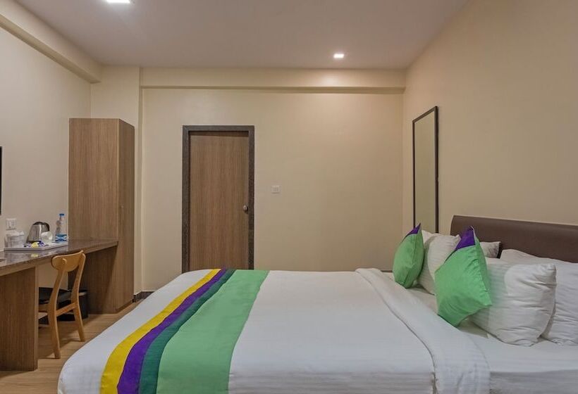 בית מלון כפרי Treebo Seasons Comfort