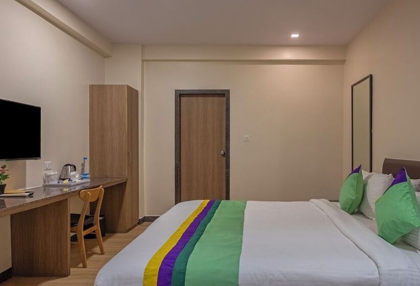 בית מלון כפרי Treebo Seasons Comfort