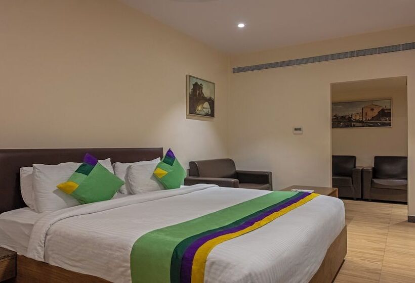 בית מלון כפרי Treebo Seasons Comfort