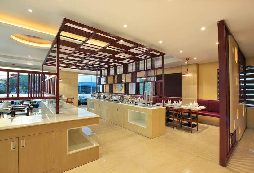 هتل Tribute Royale