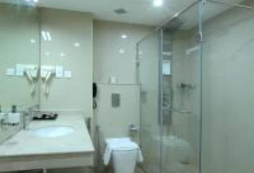 هتل Tribute Royale