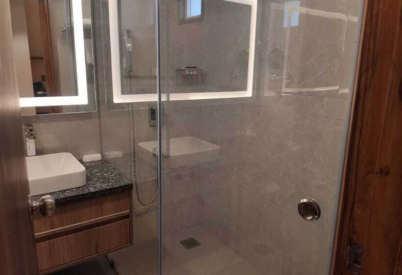 Udman Hotel Gurugram