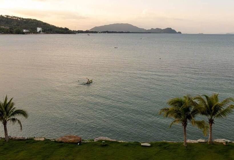 בית מלון כפרי X Sea Khanom Harbor Bay Resort