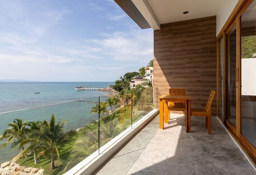 בית מלון כפרי X Sea Khanom Harbor Bay Resort