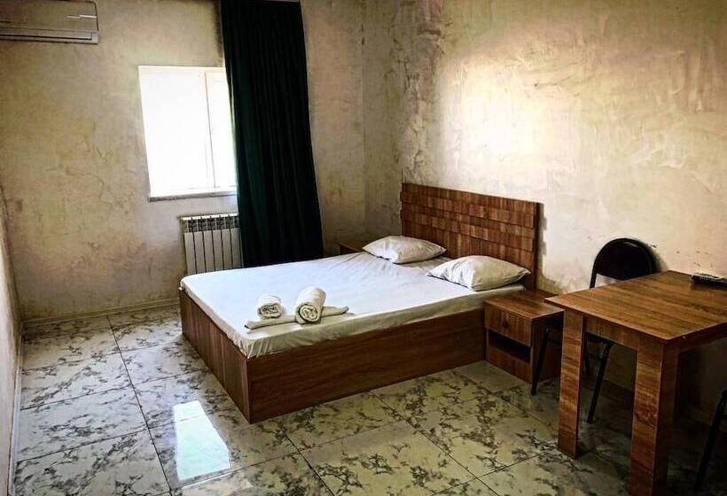 בית מלון כפרי Leon