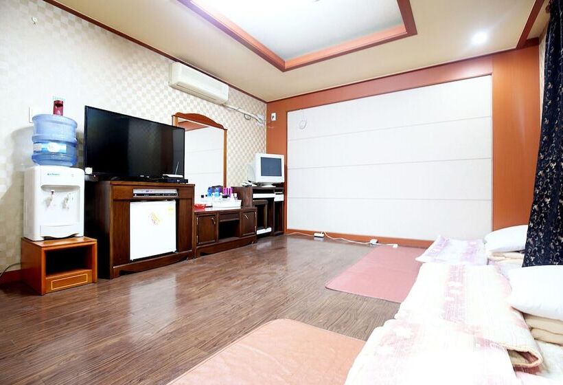 Motel Anmyeondo Haesong