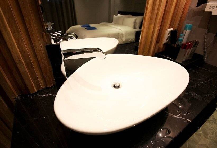 מוטל Ansan Boutique Hotel Reniel