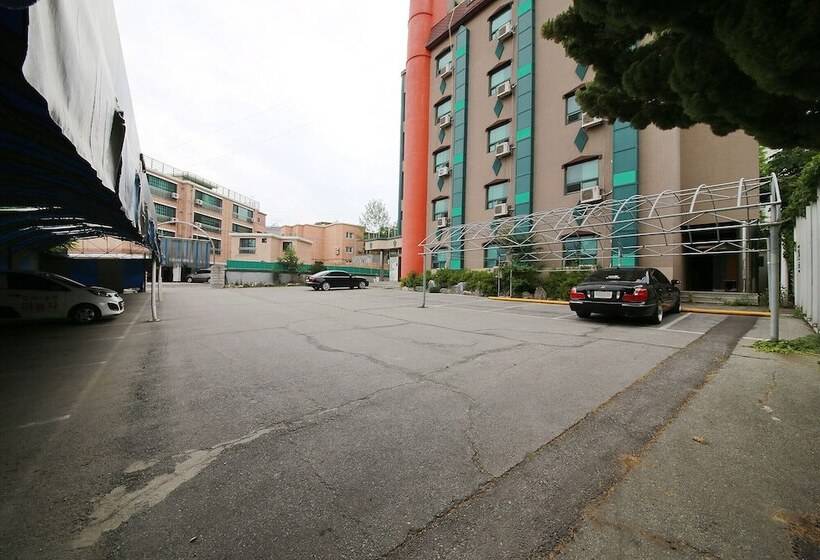 فندق على الطريق Anseong Rivera