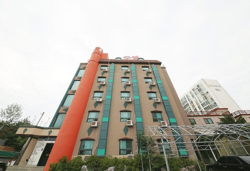 فندق على الطريق Anseong Rivera