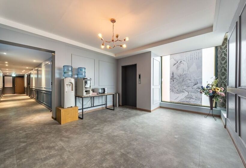 فندق على الطريق Anseong Rivera