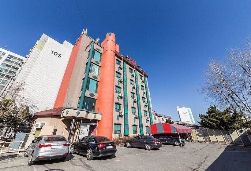 فندق على الطريق Anseong Rivera