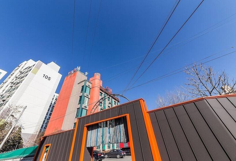 فندق على الطريق Anseong Rivera