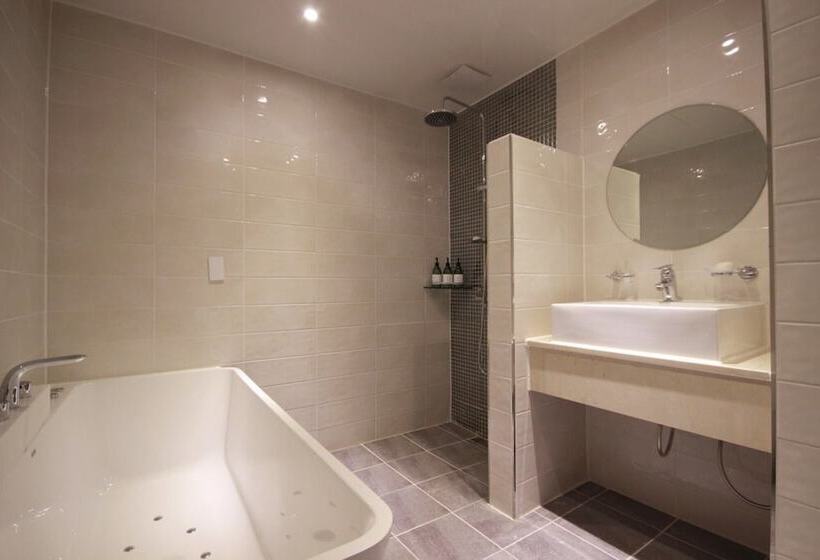 فندق على الطريق Deokcheon Den Basta