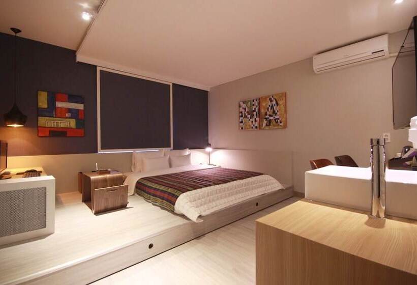 فندق على الطريق Deokcheon Den Basta