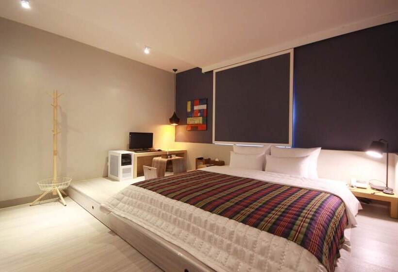 فندق على الطريق Deokcheon Den Basta