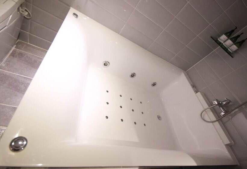 فندق على الطريق Deokcheon Den Basta