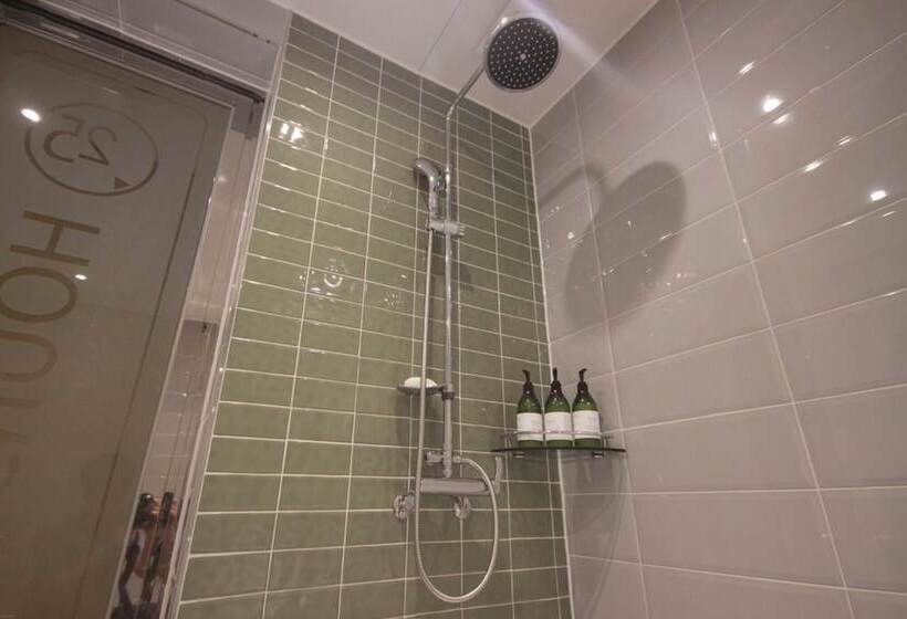 فندق على الطريق Deokcheon Den Basta