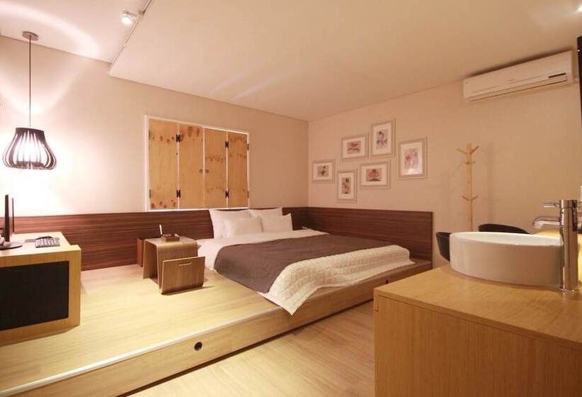 فندق على الطريق Deokcheon Den Basta