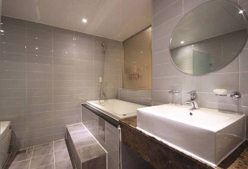 فندق على الطريق Deokcheon Den Basta