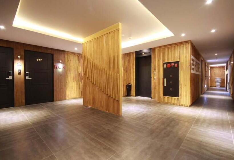 فندق على الطريق Deokcheon Den Basta