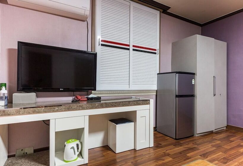 فندق على الطريق Buyeo Prince