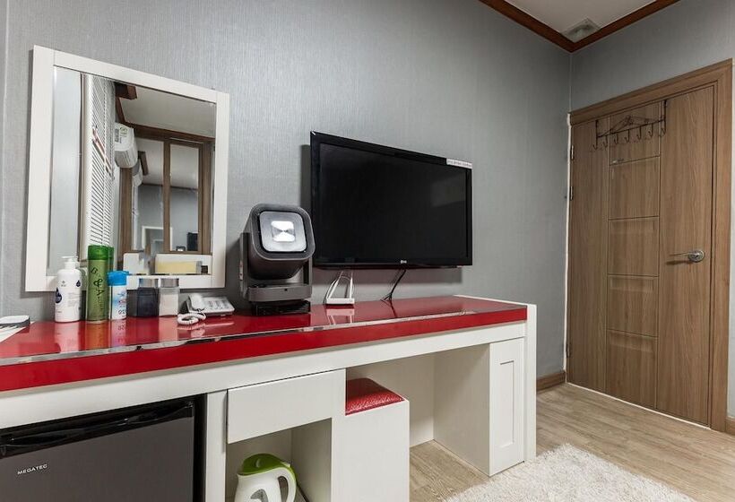 فندق على الطريق Buyeo Prince