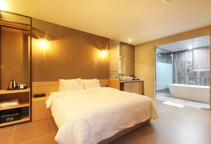 فندق على الطريق Changwon Jinhae Yongwon Hotel Vin