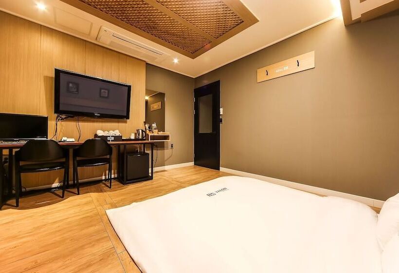 מוטל Changwon Paryongdong Soo