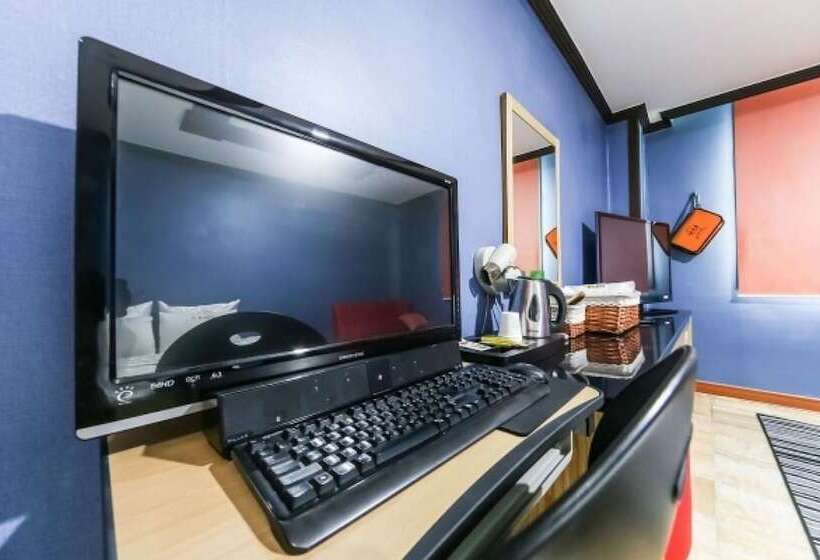 מוטל Changwon Sangnamdong Cello