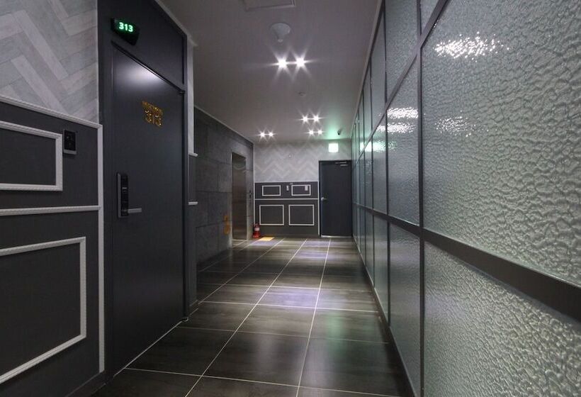 汽车旅馆  Changyeong Namji Heitz