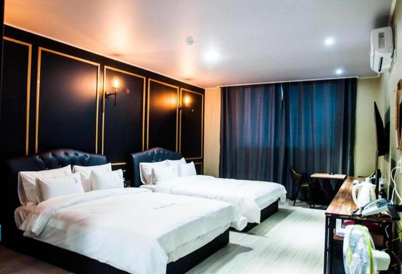 汽车旅馆  Changyeong Namji Heitz