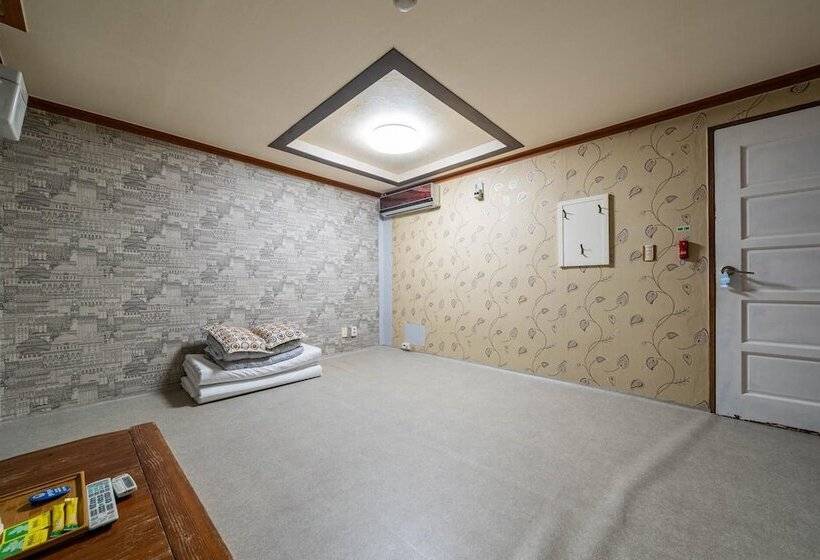 Motel Cheolwon Shell