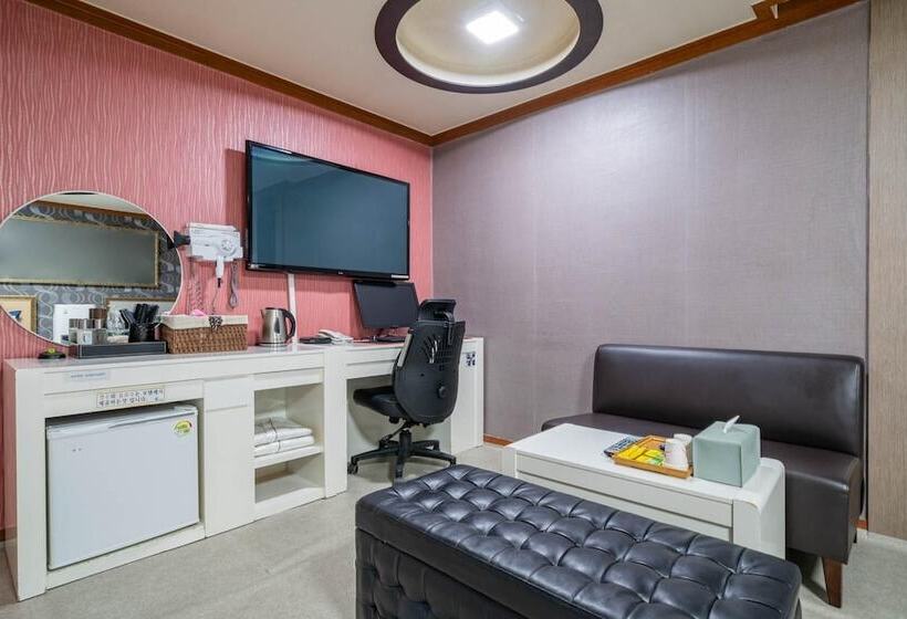 Motel Cheolwon Shell