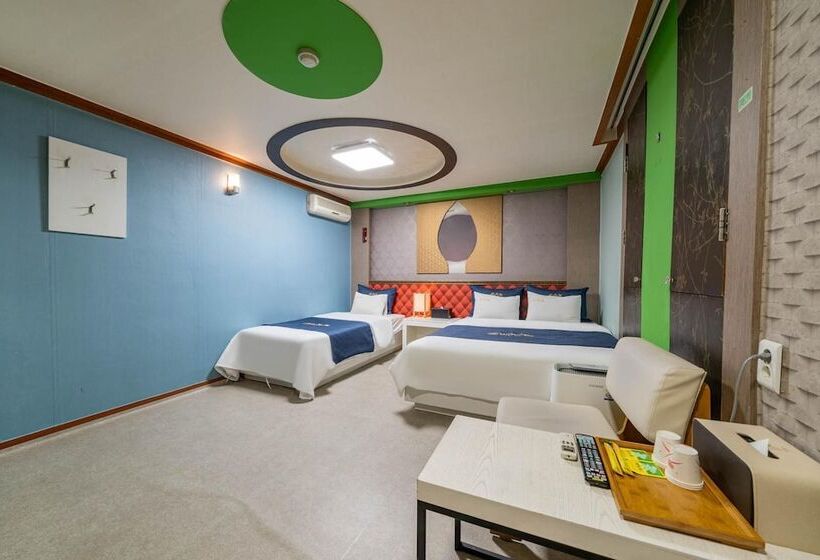 Motel Cheolwon Shell