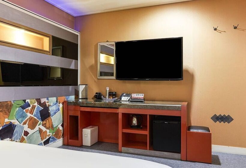 מוטל Chuncheon Aye