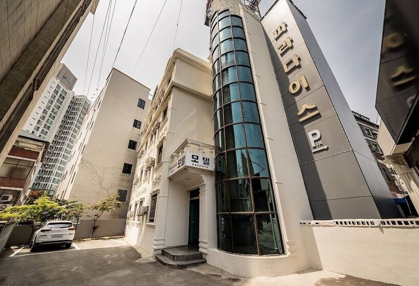 Motel Chuncheon Paradise