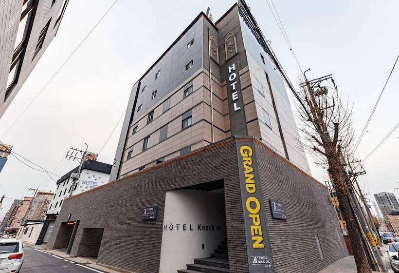 모텔 Daejeon Daeheung Hotel Knock On